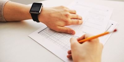 Dicas, conteúdos e videoaulas para te ajudar a passar no vestibular, com orientação de quem foi aprovado na Fuvest, Unicamp, USP e mais.